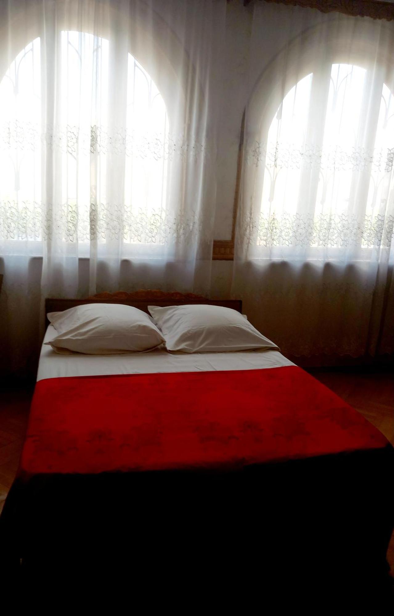 Guli Hotel Gori Ngoại thất bức ảnh